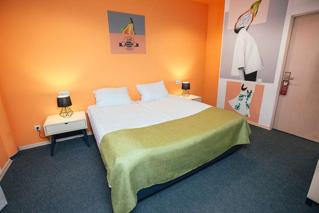 Jam Hotel Hnatyuka Lviv Szoba fotó