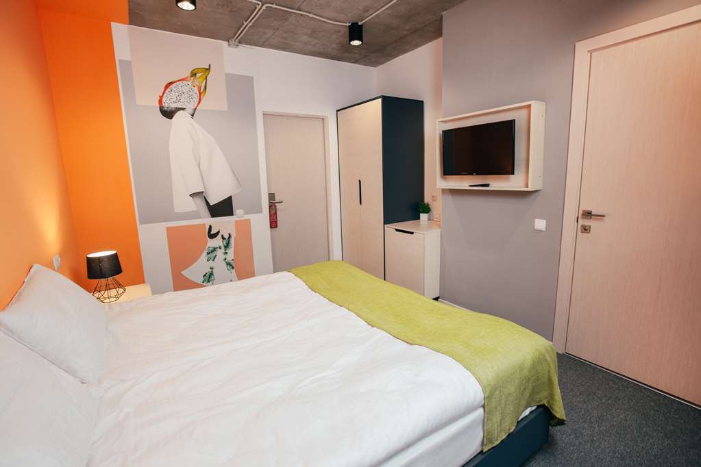 Jam Hotel Hnatyuka Lviv Szoba fotó