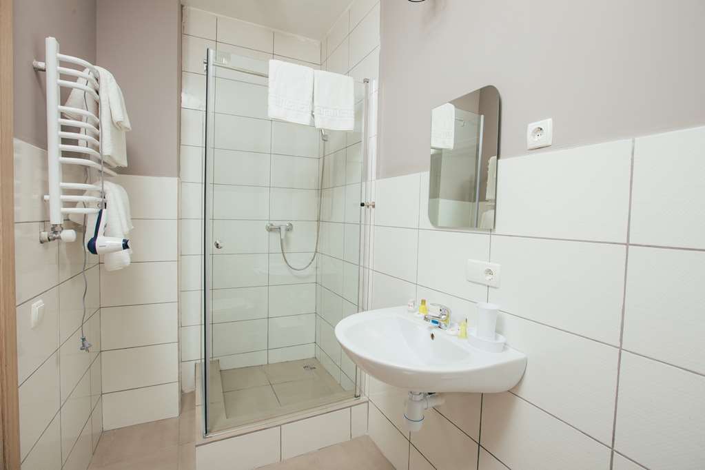 Jam Hotel Hnatyuka Lviv Szoba fotó